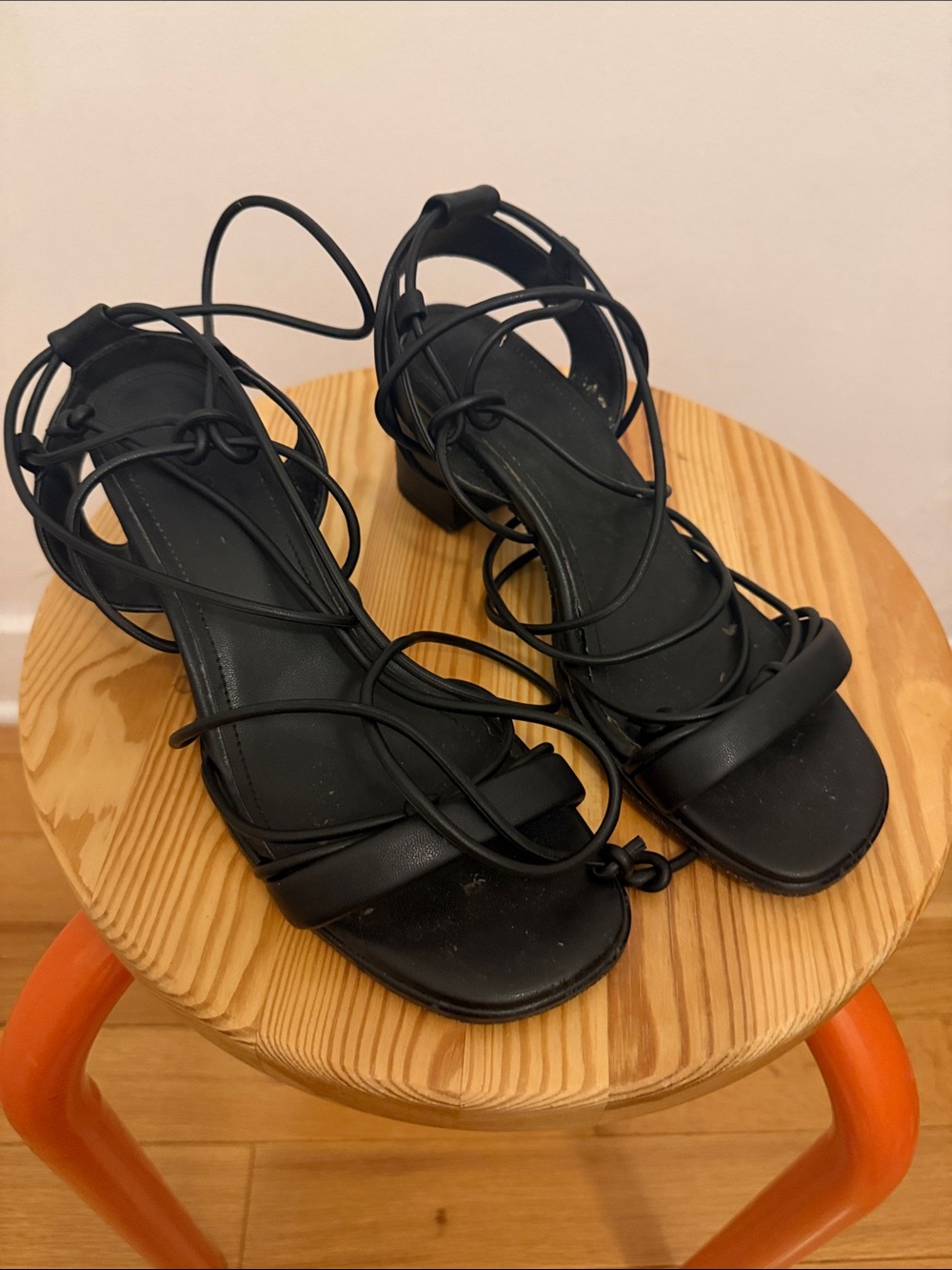 Alohas Lace Up Block Heel Sandals - Picture 2 of 4